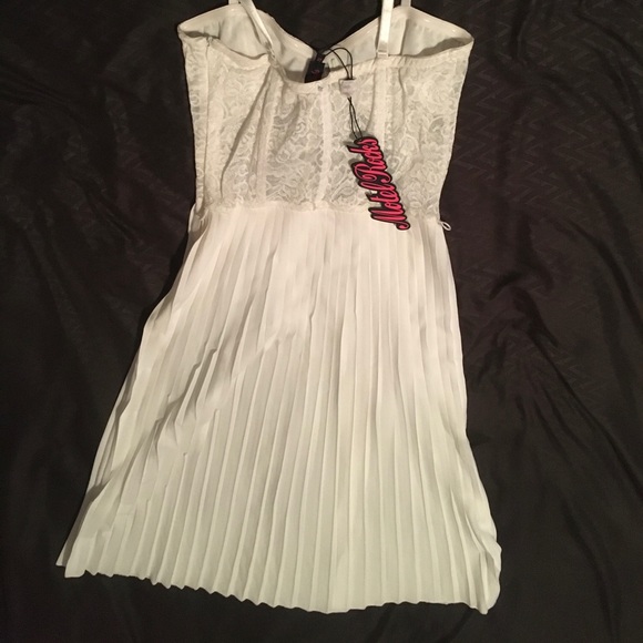 ❌SOLD❌ Motel Rocks April Bustier White Midi Dress - Picture 8 of 8